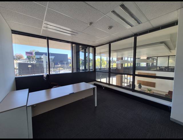 1,082M² OFFICE TO LET IN SANDTON CENTRAL